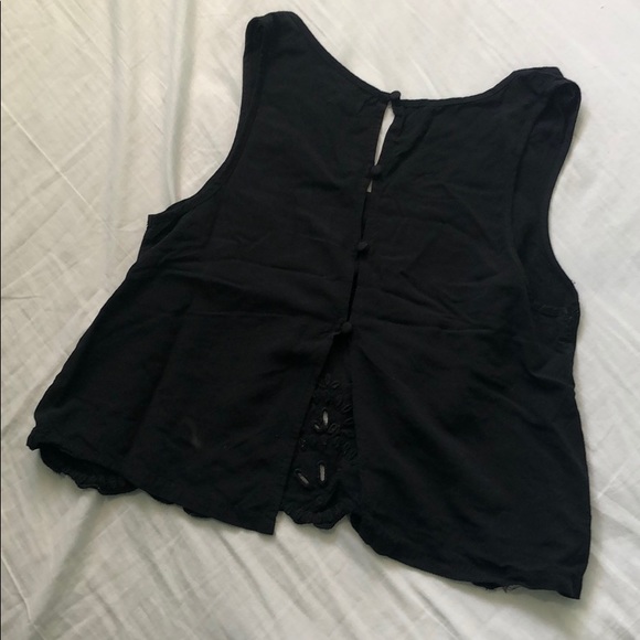 Scalloped black tank top - Picture 5 of 7
